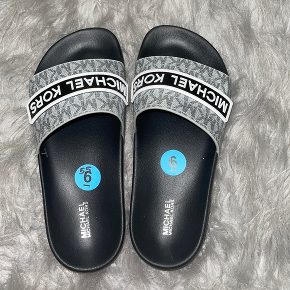 MICHAEL KORS sandal / white with black